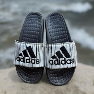 Adidas Voloomix black and white graphic slides
